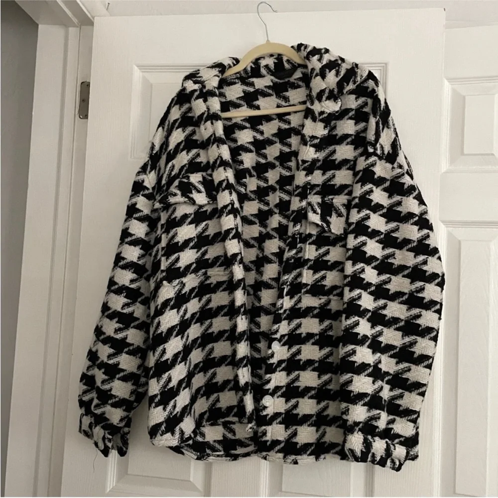 Storets Houndstooth Shacket - Picture 2 of 2
